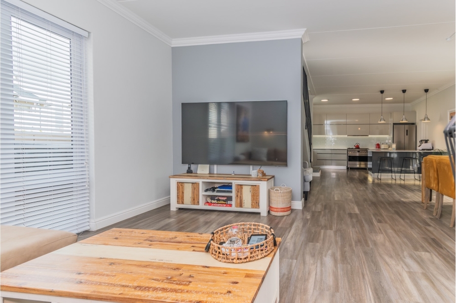 3 Bedroom Property for Sale in Nooitgedacht Village Western Cape